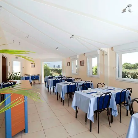 Hotel Estuaire 2*